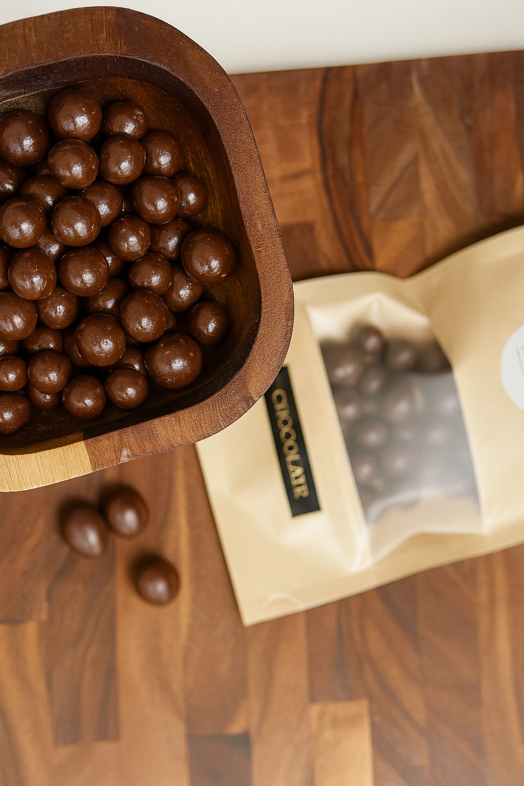 Bolitas de cacao al 60% rellenos, sin azúcar, sin lactosa, vegano